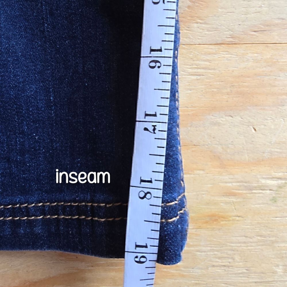 Signature by Levi Strauss Capris Size 14 Dark Blue Denim #JEA13 - Picture 11 of 15